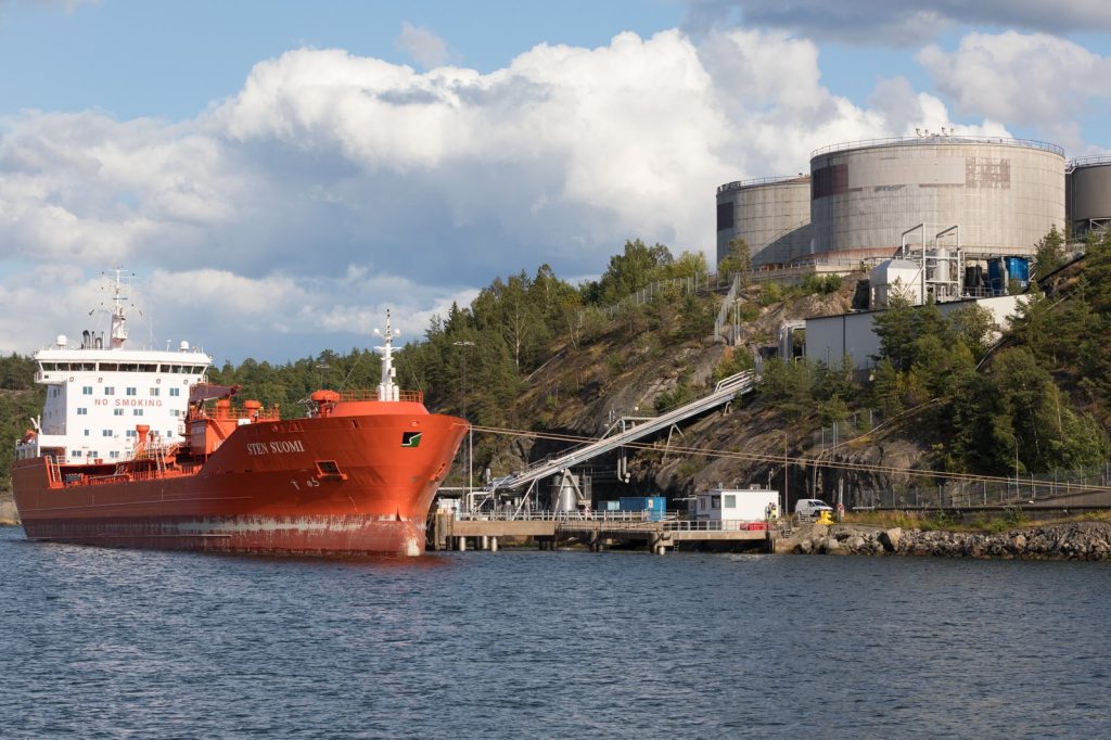 European Union and Canada to Counterbalance US and China with New Undersea Cables and Fuel Shipments