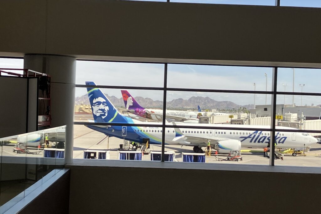 Alaska Air Group Cuts 200 Non-Union Jobs as Fuel Costs Threaten $700 Million Loss