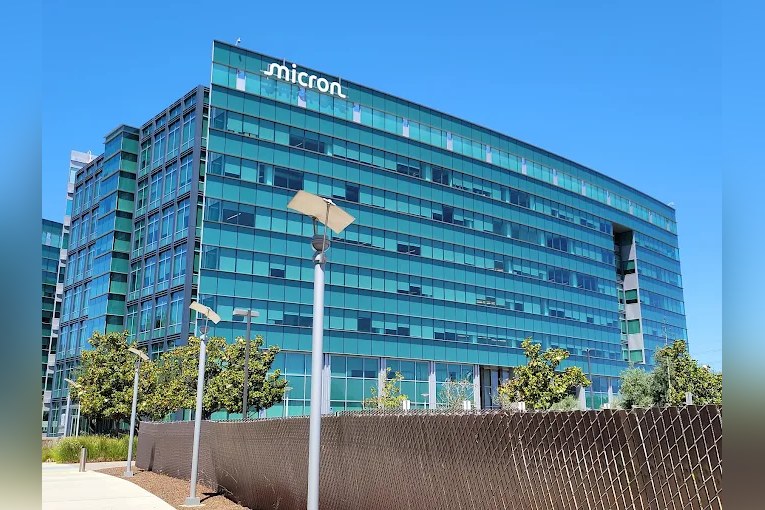 Micron beats profit and revenue estimates; Sandisk, Western Digital shares jump