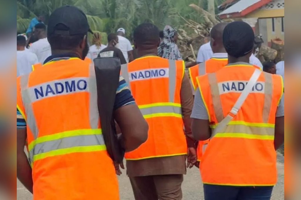 Nadmo Worker Receiving Salary