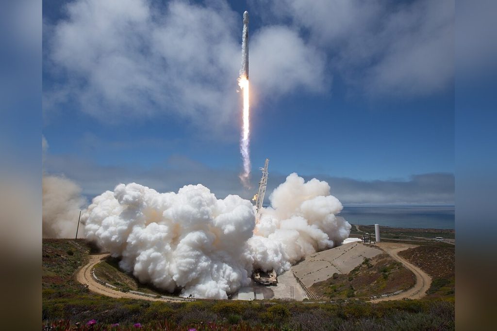 Spacex Falcon 9 Launching